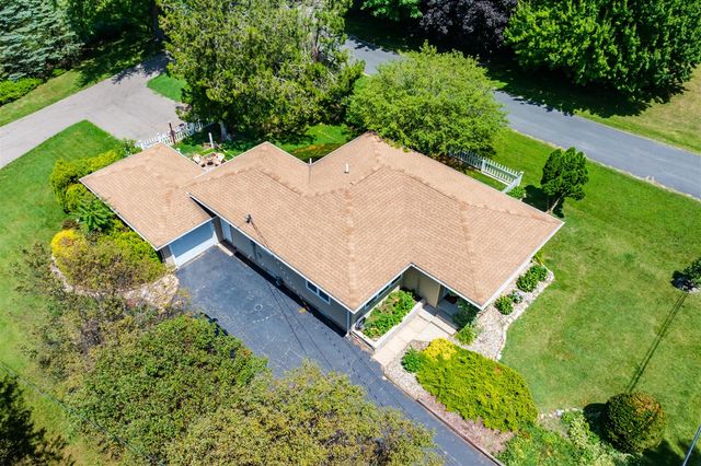 68334 Apple Lane, Benton Harbor, MI 49022
