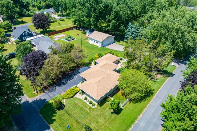 68334 Apple Lane, Benton Harbor, MI 49022