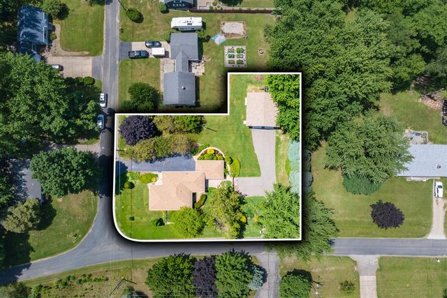 68334 Apple Lane, Benton Harbor, MI 49022