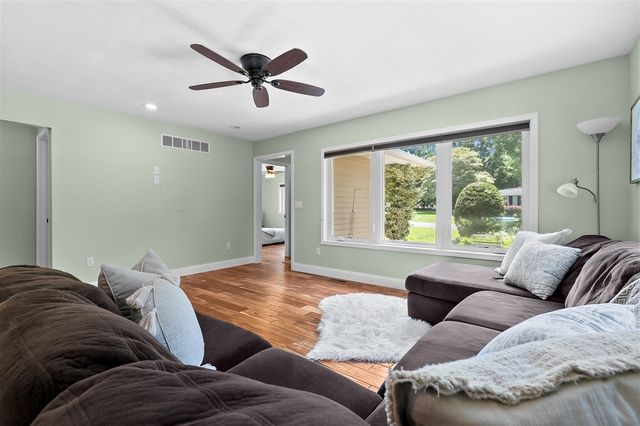68334 Apple Lane, Benton Harbor, MI 49022
