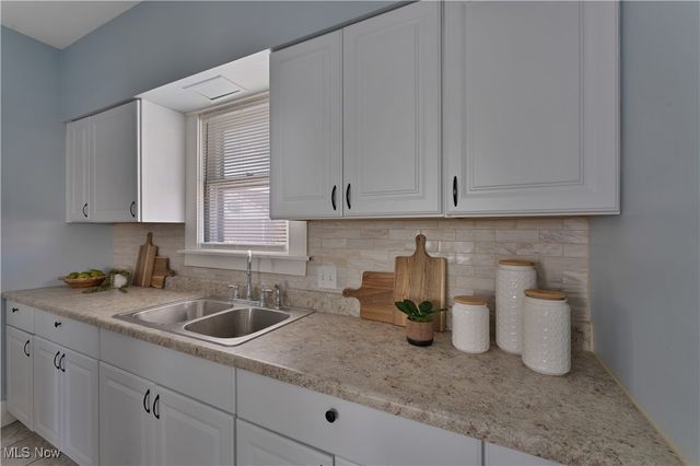 306 Maplewood Avenue, Struthers, OH 44471