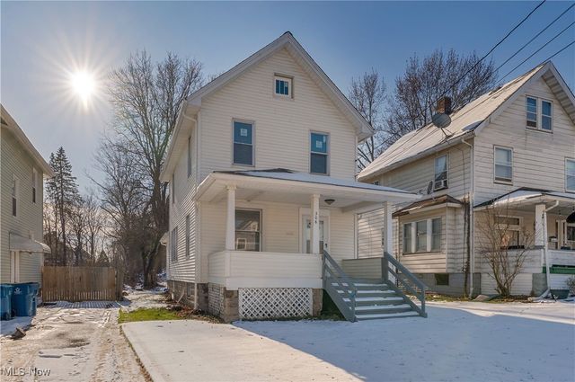 306 Maplewood Avenue, Struthers, OH 44471