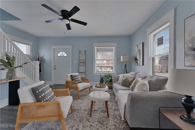 306 Maplewood Avenue, Struthers, OH 44471