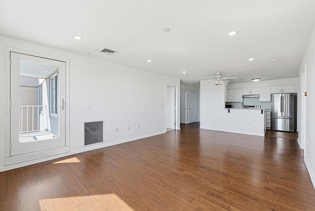 30 Chelsea St 814, Everett, MA 02149