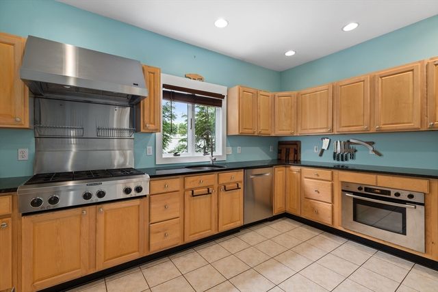 396 Central St, Mansfield, MA 02048