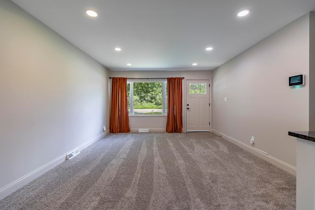834 S Cline Avenue, Griffith, IN 46319