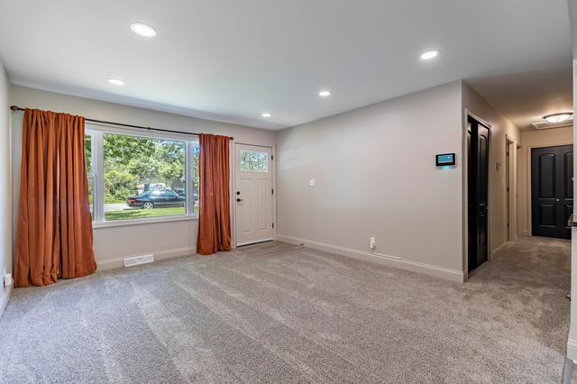 834 S Cline Avenue, Griffith, IN 46319