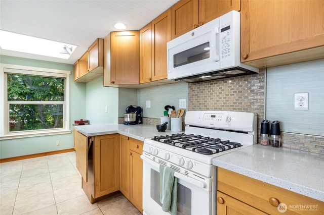 10320 Kay Way, Mukilteo, WA 98275