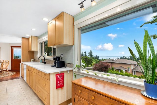 10320 Kay Way, Mukilteo, WA 98275