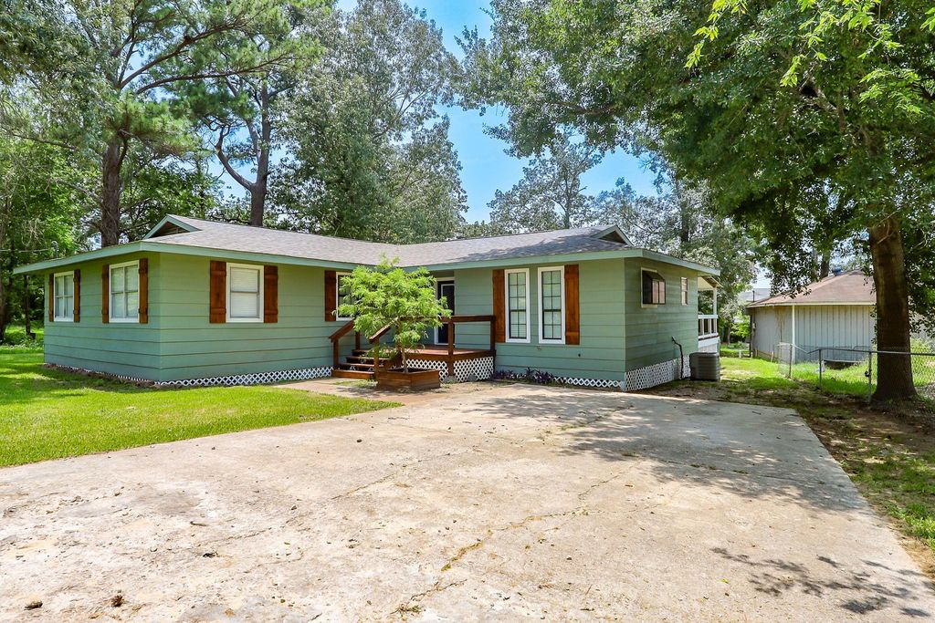 235 Mesa Verde, Livingston, TX 77351