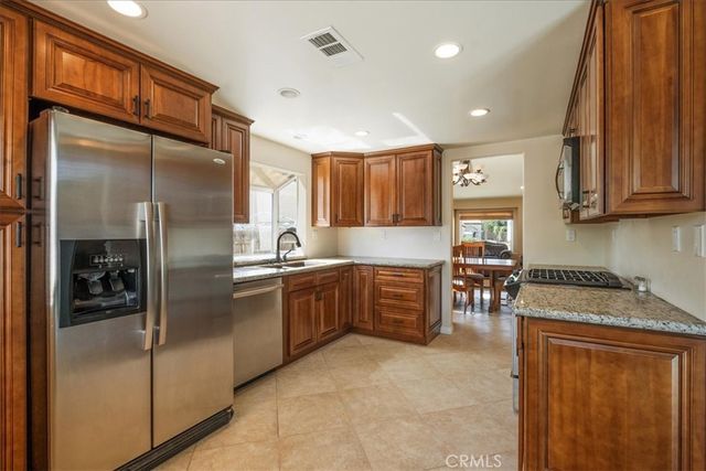 36330 Saint Raphael Dr, Murrieta, CA 92562