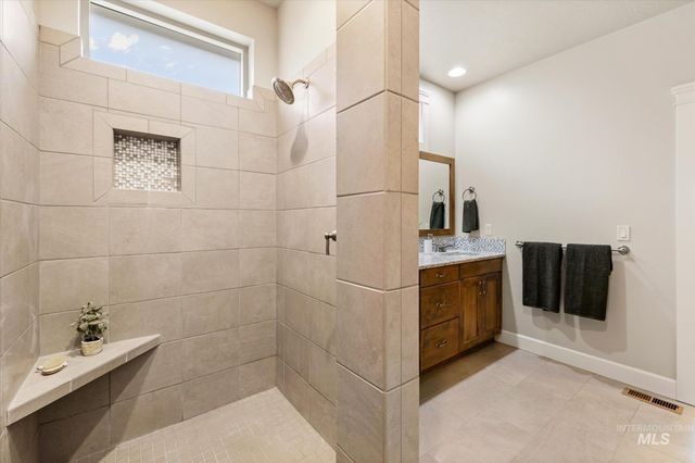 9805 W Wildbranch Dr, Star, ID 83669