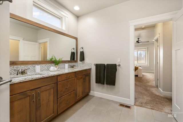 9805 W Wildbranch Dr, Star, ID 83669