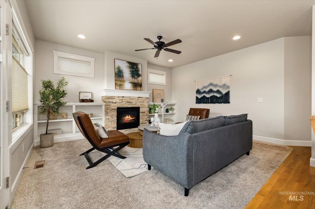 9805 W Wildbranch Dr, Star, ID 83669