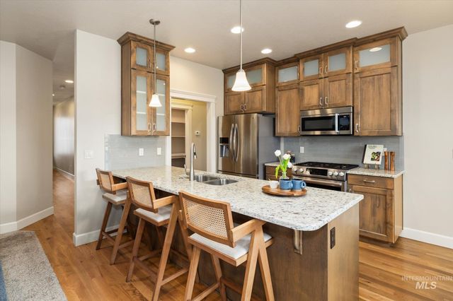 9805 W Wildbranch Dr, Star, ID 83669