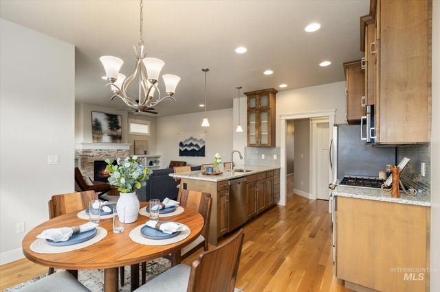 9805 W Wildbranch Dr, Star, ID 83669