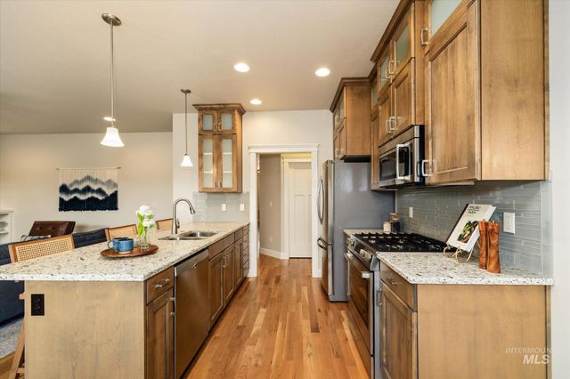 9805 W Wildbranch Dr, Star, ID 83669