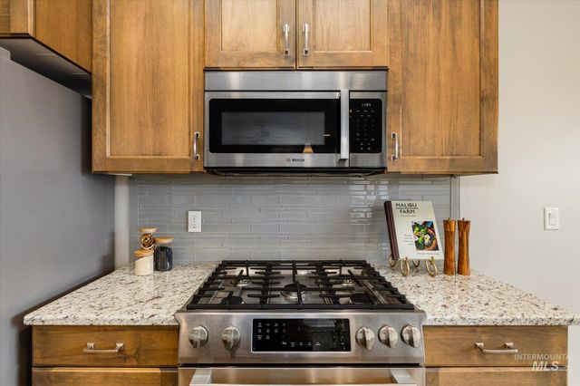 9805 W Wildbranch Dr, Star, ID 83669