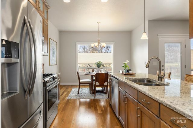 9805 W Wildbranch Dr, Star, ID 83669