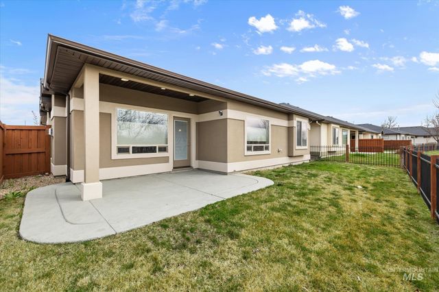 9805 W Wildbranch Dr, Star, ID 83669