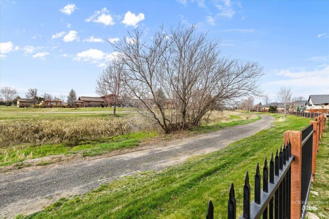 9805 W Wildbranch Dr, Star, ID 83669