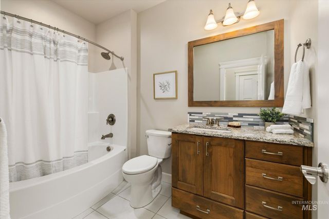 9805 W Wildbranch Dr, Star, ID 83669