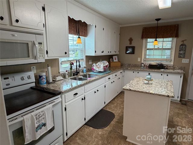 202 W Stevens Drive, Kershaw, SC 29067