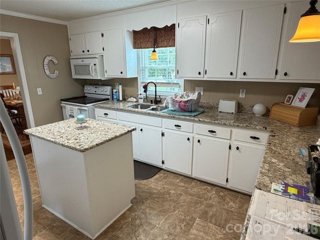 202 W Stevens Drive, Kershaw, SC 29067