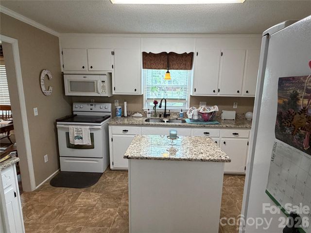 202 W Stevens Drive, Kershaw, SC 29067