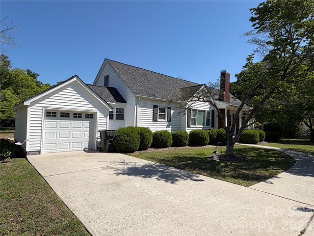 202 W Stevens Drive, Kershaw, SC 29067