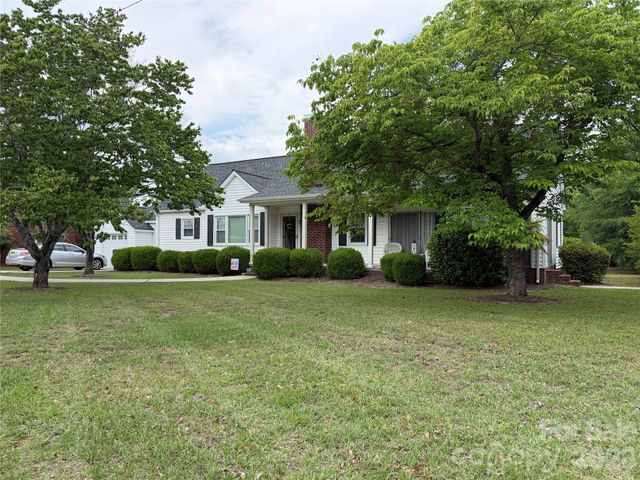 202 W Stevens Drive, Kershaw, SC 29067