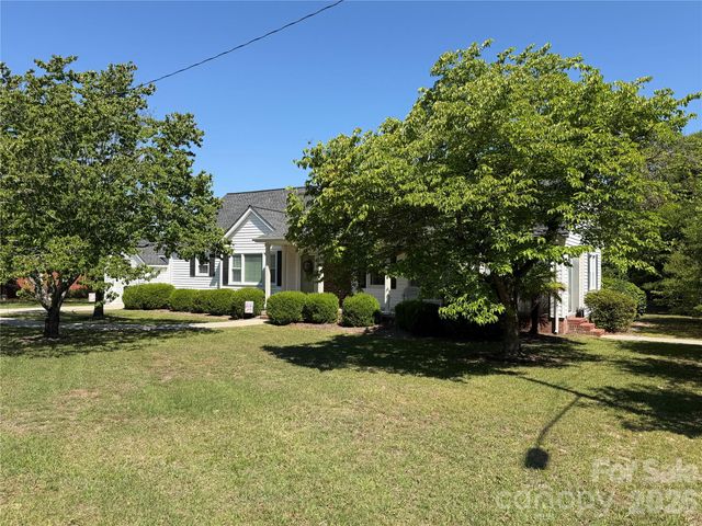 202 W Stevens Drive, Kershaw, SC 29067