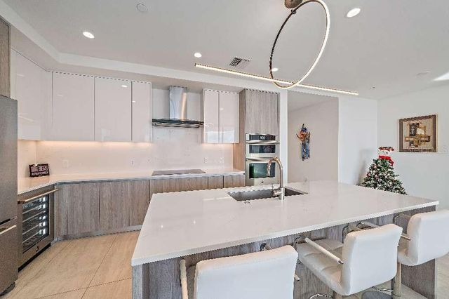 301 QUAY COMMONS 1707, Sarasota, FL 34236