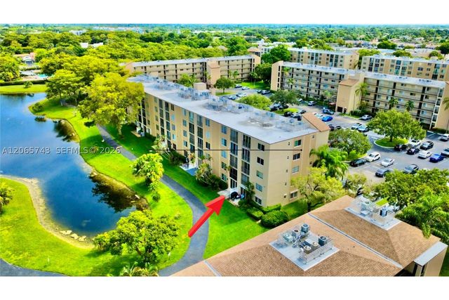 7840 NW 50th St 102, Lauderhill, FL 33351