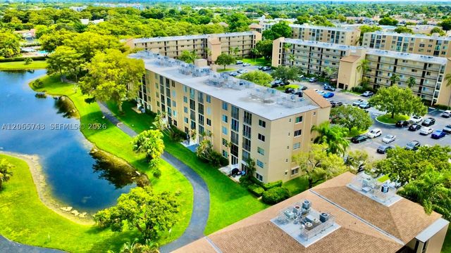 7840 NW 50th St 102, Lauderhill, FL 33351