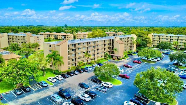 7840 NW 50th St 102, Lauderhill, FL 33351