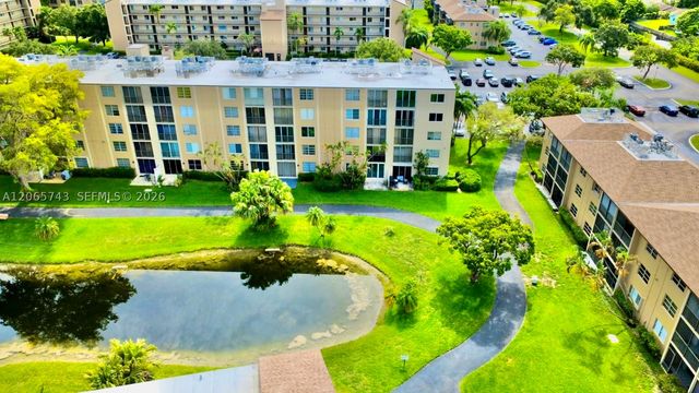 7840 NW 50th St 102, Lauderhill, FL 33351