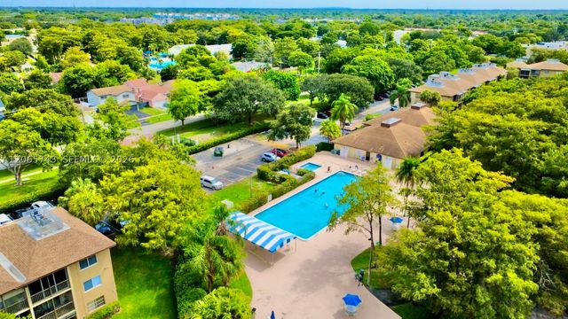 7840 NW 50th St 102, Lauderhill, FL 33351