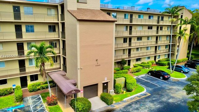 7840 NW 50th St 102, Lauderhill, FL 33351