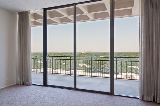 6335 W Northwest Highway 913, Dallas, TX 75225