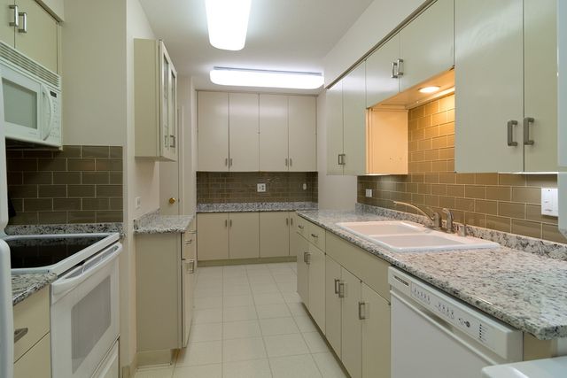 6335 W Northwest Highway 913, Dallas, TX 75225