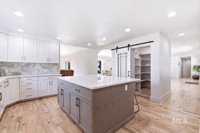 21420 Lakehaven Ln, Star, ID 83669