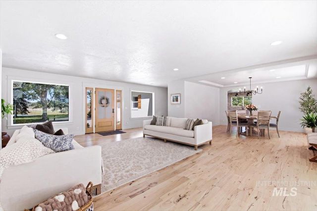21420 Lakehaven Ln, Star, ID 83669