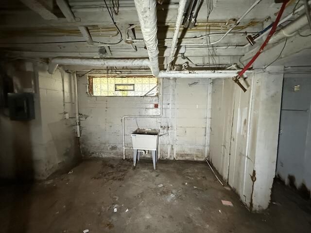 2770 N GRant BOULEVARD, Milwaukee, WI 53210