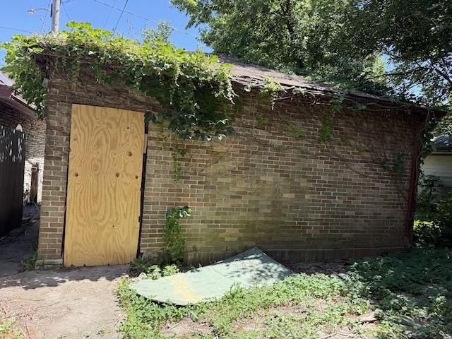 2770 N GRant BOULEVARD, Milwaukee, WI 53210