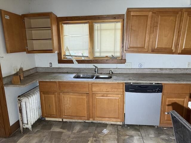 2770 N GRant BOULEVARD, Milwaukee, WI 53210