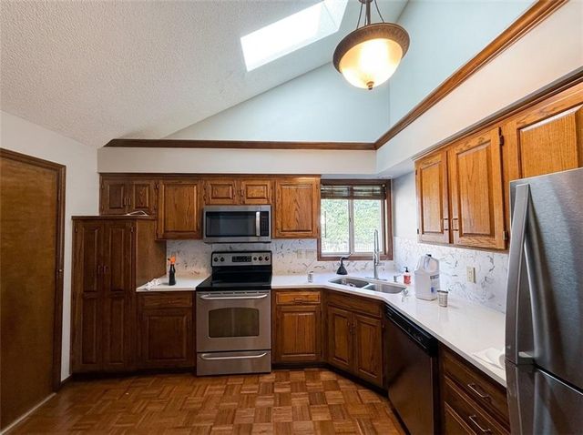 8323 W 120 Terrace, Overland Park, KS 66213