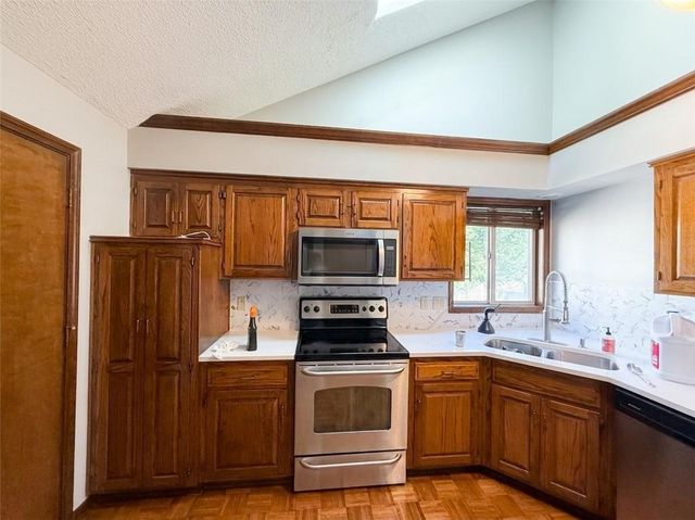8323 W 120 Terrace, Overland Park, KS 66213