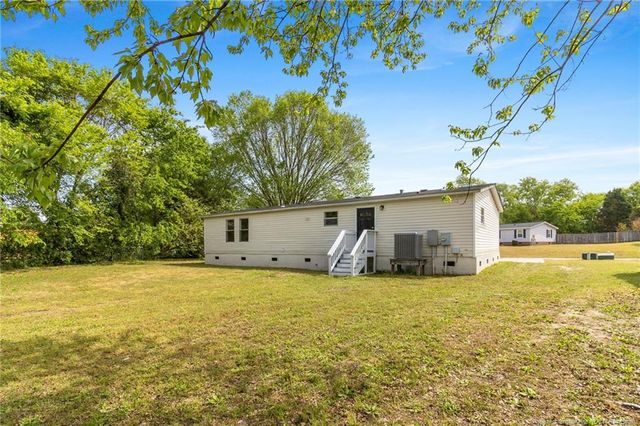 2504 Carriage Road, Fayetteville, NC 28312