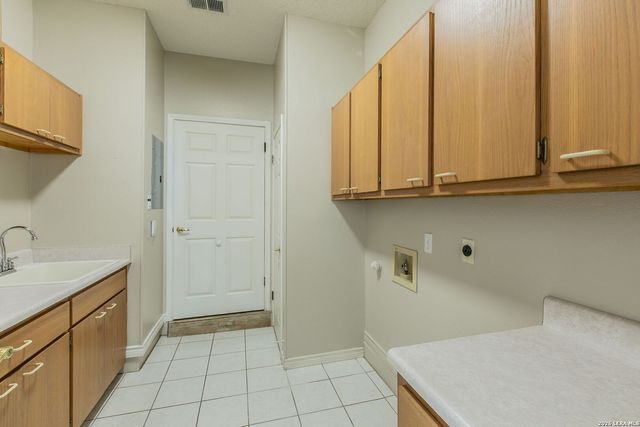 26013 MESA OAK DR, San Antonio, TX 78255